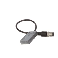 El sensor inductivo, rectangular, 5m m se extiende, PNP-NO/NC, rubor del soporte/del panel, serie de BES