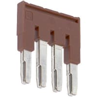 Tienda un puente sobre las conexiones enchufables de la Cruz Roja del puente 4 en el centro terminal. Serie de FBS