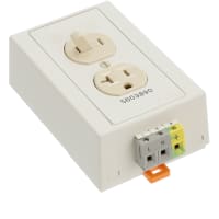 El enchufe de energía incluyó completamente (20 amperio) el receptáculo 120v dado vuelta apagado por el interruptor a palanca