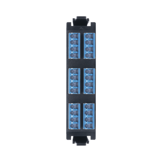 Placa acopladora de Fibra Óptica Quick-Pack, Con 6 Conectores LC/UPC con conectores "Shuttered" Quad (24 Fibras), Para Fibra Monomodo, Azul, incluye tapas cubre polvo abatibles integradas por cada conector.