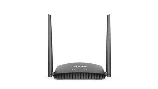 Router inalambrico WISP en banda 2.4 GHz / hasta 300 Mbps / 4 puertos 10/100 Mbps