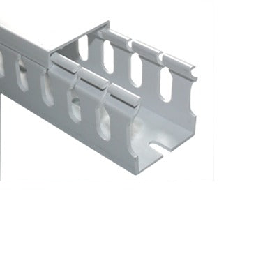 Canaleta ranurada con tapa blanca, de PVC auto extinguible, 40 x 40 x tramo 2m.